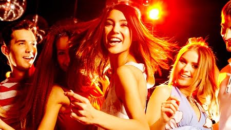 دعوت به مهمانی مختلط اینترنتی