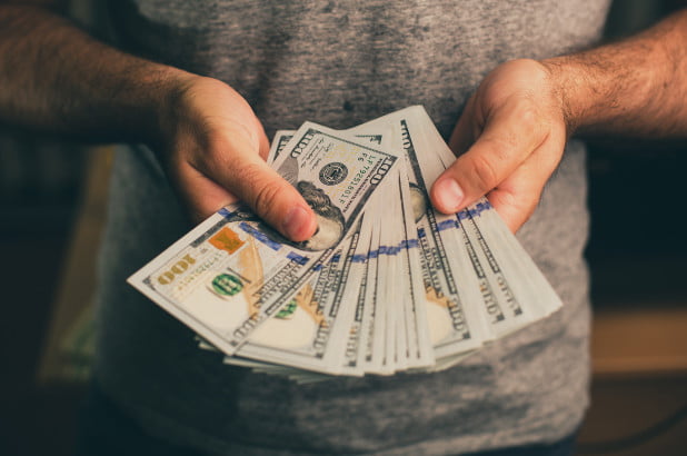 وکیل شکایت از اخاذی