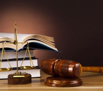 پذیرش اعمال نفوذ بر خلاف حق