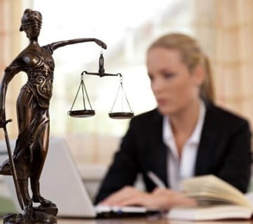 وکیل خانواده خانم در تهران