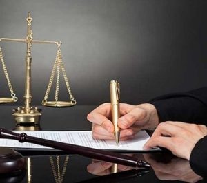 وکیل ملک چالوس