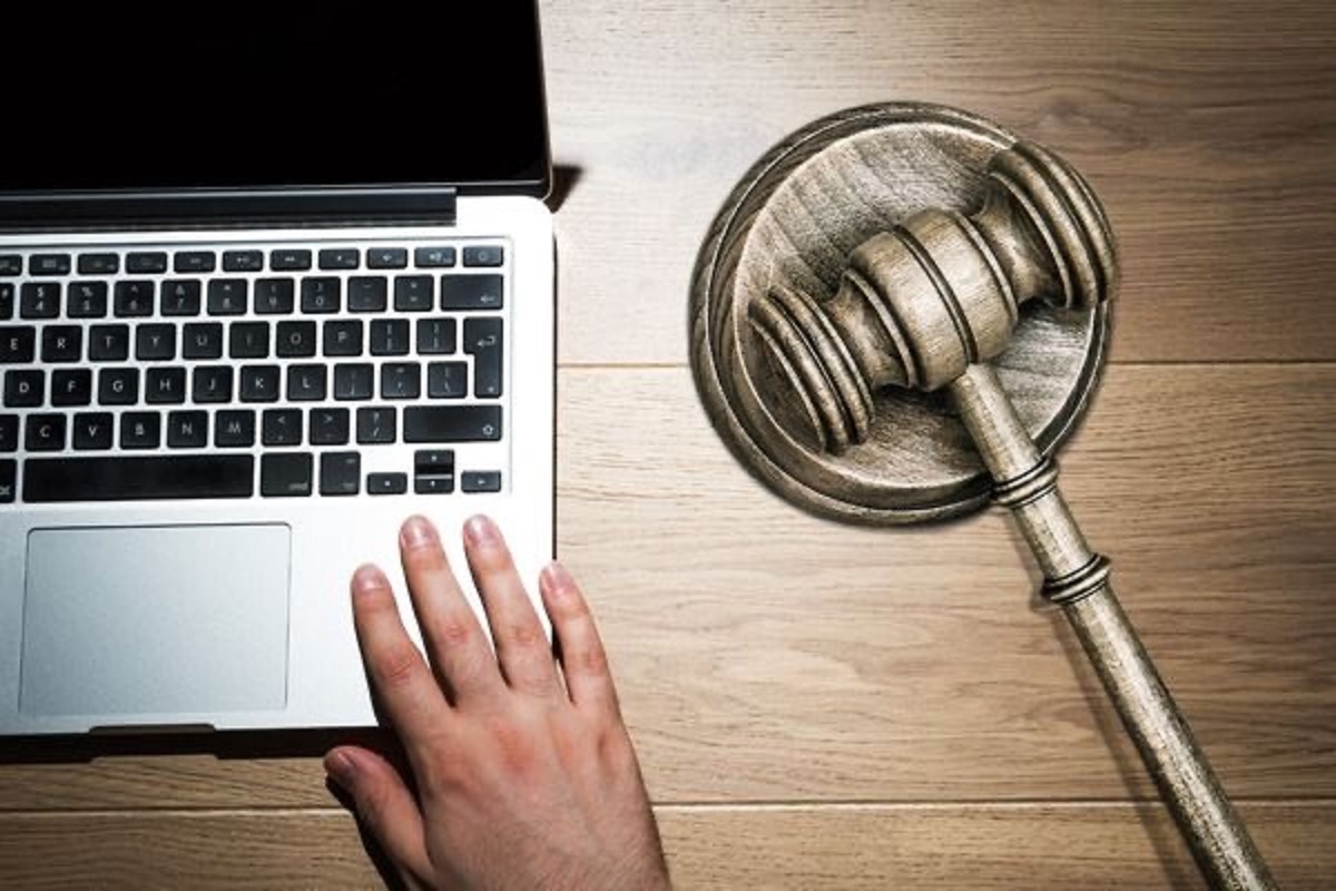 وکیل جرایم رایانه ای